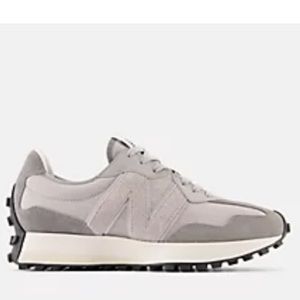 NWT women’s new balance 327